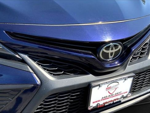 Used 2022 Toyota Camry SE image 4