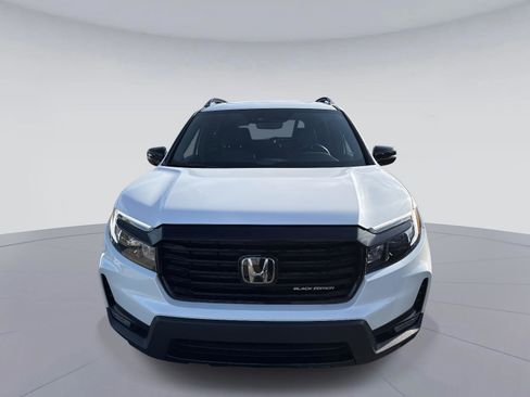 Certified 2025 Honda Passport Black Edition image 9