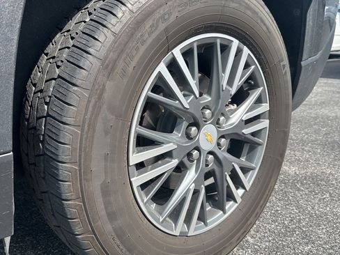 Used 2024 Chevrolet Traverse LT FWD image 5