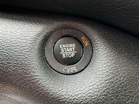 Used 2020 Jeep Cherokee Trailhawk w/ Cold Weather Group AWD/4WD image 19