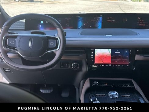 New 2026 Lincoln Navigator Black Label AWD/4WD image 13