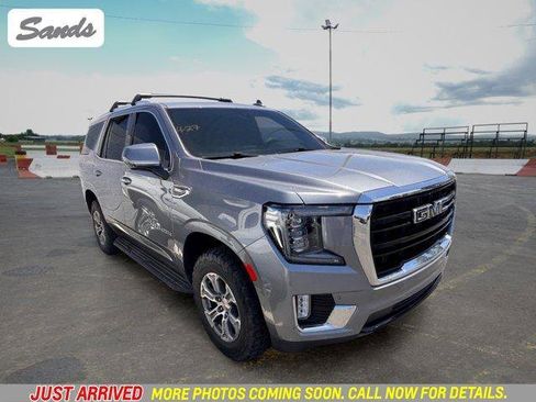 Used 2022 GMC Yukon SLE AWD/4WD image 1