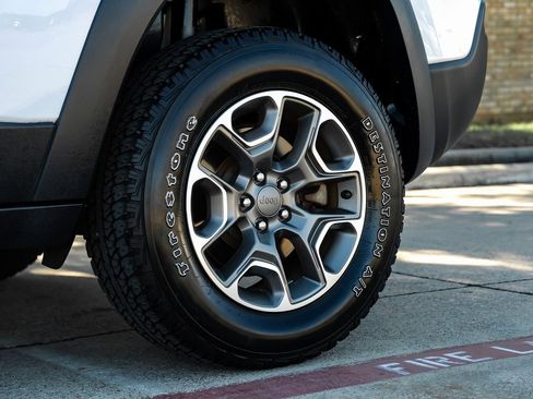 Used 2022 Jeep Cherokee Trailhawk w/ Premium Leather Package image 71