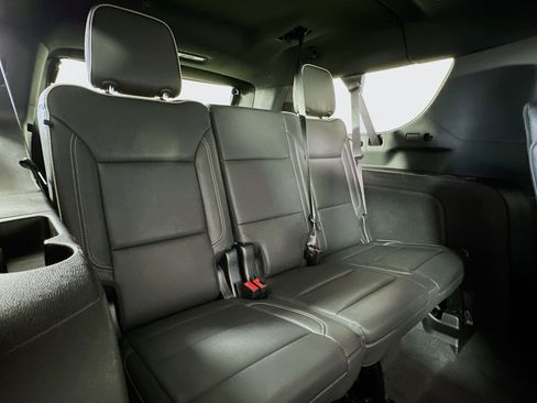 Used 2023 Chevrolet Suburban Premier image 28