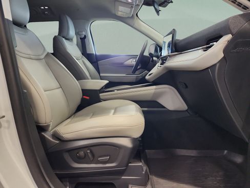 New 2026 Ford Explorer Active w/ Active Comfort Package RWD image 18