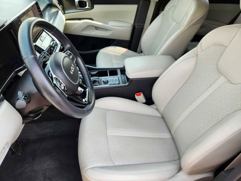 Used 2023 Kia Sorento S w/ Panoramic Sunroof Package image 8