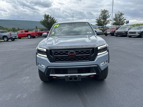 Used 2024 Nissan Frontier PRO-4X AWD/4WD image 2