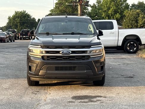 Used 2022 Ford Expedition XLT RWD image 2