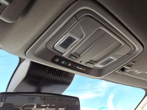 Used 2025 Chevrolet Silverado 3500 LT image 27