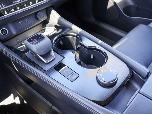 Used 2023 Nissan Rogue Platinum image 16