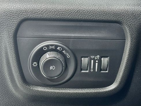 Used 2023 Jeep Grand Cherokee L Limited RWD image 10