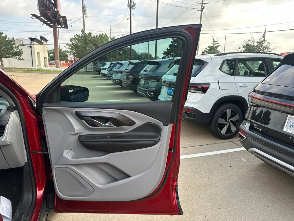 Used 2022 GMC Terrain SLT AWD/4WD image 18