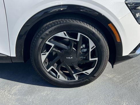 Certified 2024 Kia Sportage SX image 11