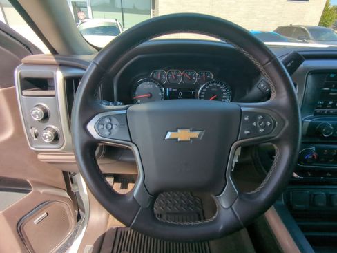 Used 2018 Chevrolet Silverado 1500 LTZ Z71 image 25