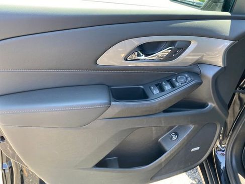 Certified 2023 Chevrolet Traverse LT w/ LT Premium Package AWD/4WD image 18