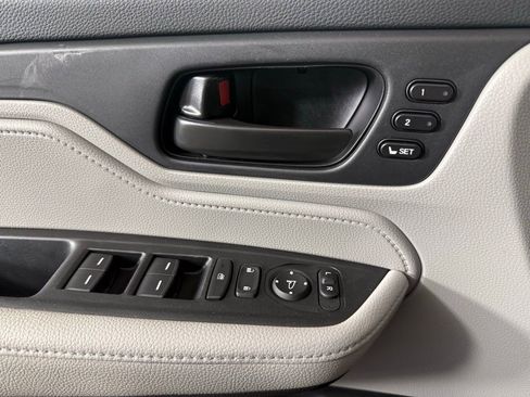 Used 2023 Honda Odyssey EX-L image 19
