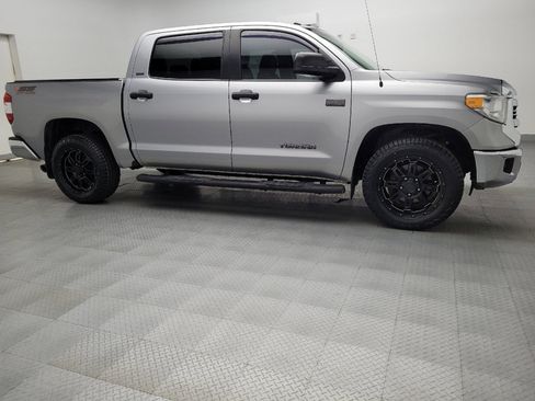 Used 2016 Toyota Tundra SR5 w/ SR5 Upgrade Package RWD image 11