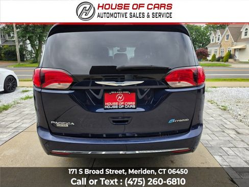 Used 2018 Chrysler Pacifica Limited w/ Advanced Safetytec Group FWD image 5