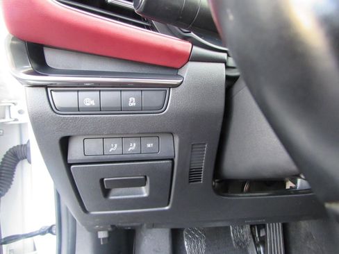 Used 2025 MAZDA MAZDA3 2.5 S Hatchback w/ Premium Pkg image 13