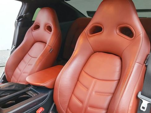 Used 2017 Nissan GT-R Premium w/ Premium Interior Package image 35