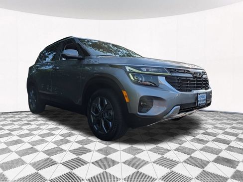 Used 2024 Kia Seltos S AWD/4WD image 14