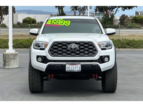 Used 2023 Toyota Tacoma TRD Off-Road AWD/4WD image 9