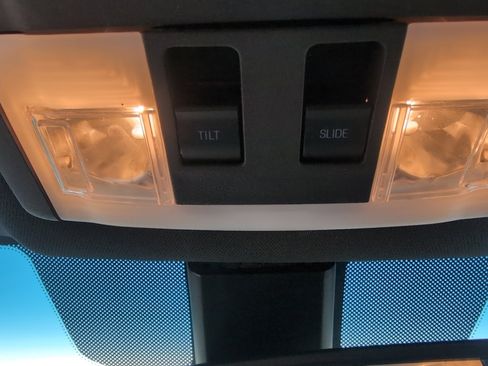 Used 2016 Ford Taurus Limited w/ Driver Assist Package image 13