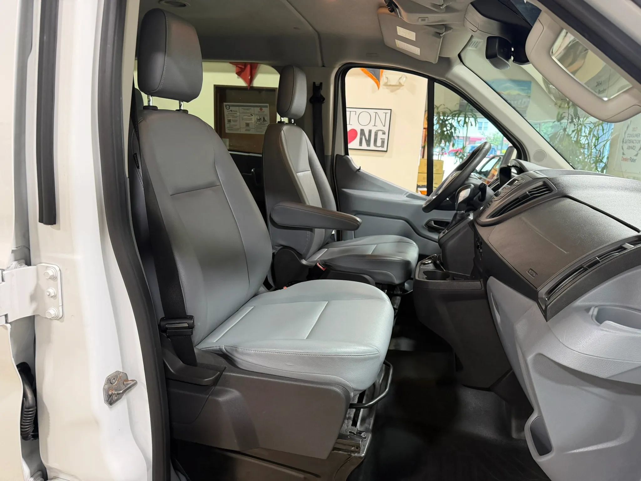 Used 2019 Ford Transit 350 XL RWD image 31