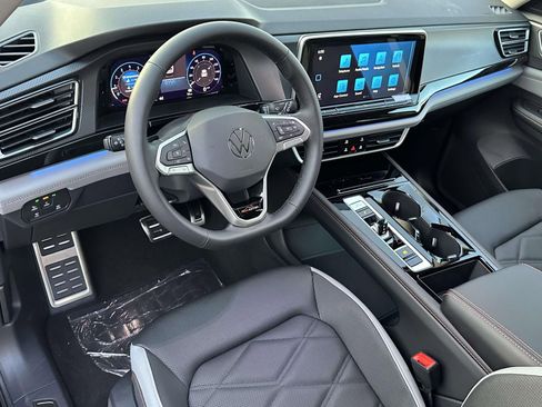New 2026 Volkswagen Atlas Peak Edition AWD/4WD image 10