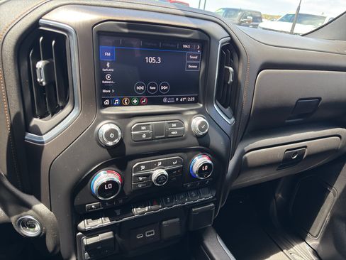 Used 2022 GMC Sierra 2500 AT4 AWD/4WD image 17