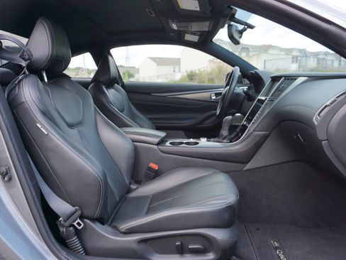 Used 2018 INFINITI Q60 3.0t Luxe RWD image 17