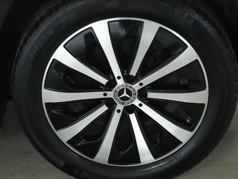 Used 2022 Mercedes-Benz GLB 250 4MATIC image 41