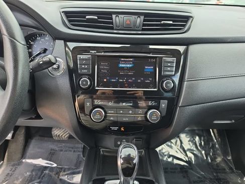 Used 2019 Nissan Rogue SV AWD/4WD image 17
