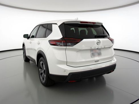 Used 2025 Nissan Rogue SV FWD image 6