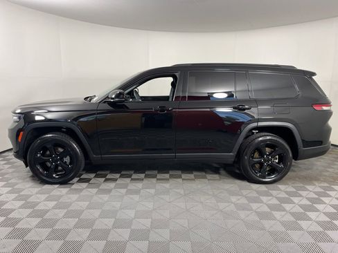 Used 2024 Jeep Grand Cherokee L Altitude AWD/4WD image 2