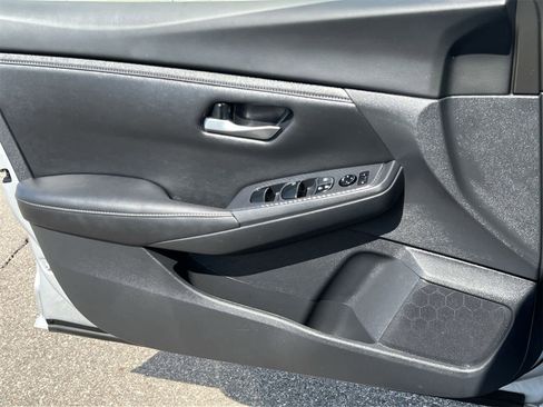 Used 2022 Nissan Sentra SV image 30