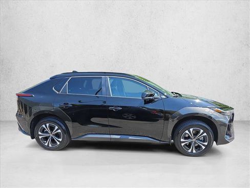 Used 2024 Toyota bZ4X AWD w/ Weather Package image 4