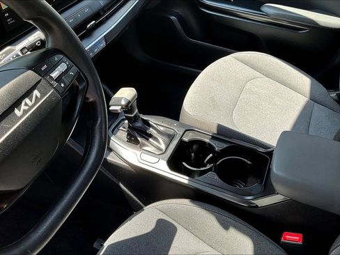 Used 2025 Kia K4 FWD image 17