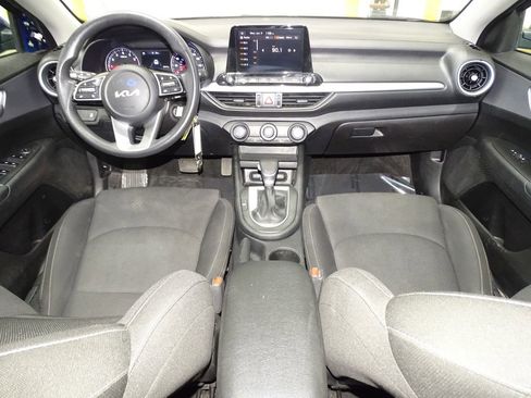 Used 2023 Kia Forte LXS image 28