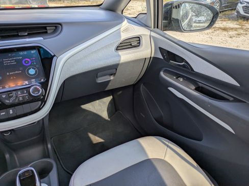 Used 2019 Chevrolet Bolt Premier w/ Infotainment Package image 15
