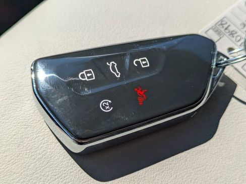 New 2026 Volkswagen Atlas SE image 32