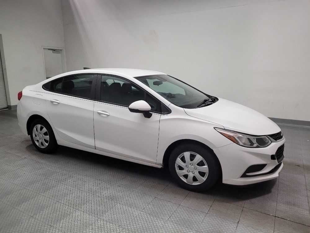 Used 2018 Chevrolet Cruze LS FWD image 11
