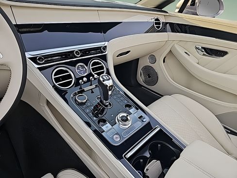 New 2024 Bentley Continental GT V8 AWD/4WD image 33