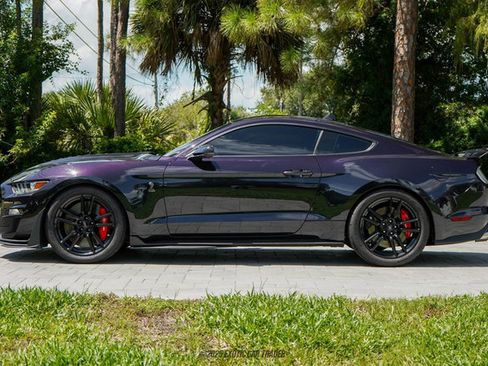 Used 2022 Ford Mustang Shelby GT500 w/ Technology Package image 3