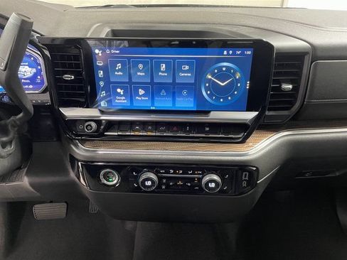 Used 2023 Chevrolet Silverado 1500 LT AWD/4WD image 16