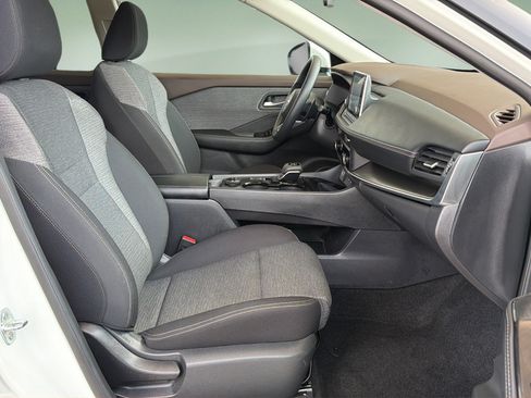 Certified 2023 Nissan Rogue SV AWD/4WD image 11