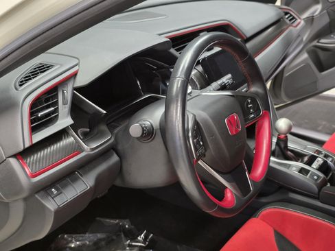 Used 2017 Honda Civic Type R image 19