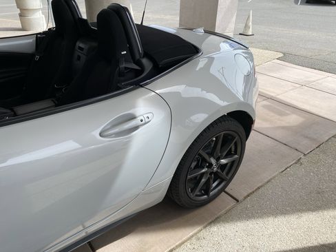 Used 2017 MAZDA MX-5 Miata Club image 55