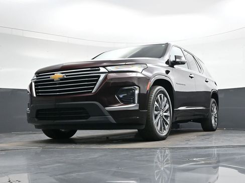 Used 2023 Chevrolet Traverse Premier image 44