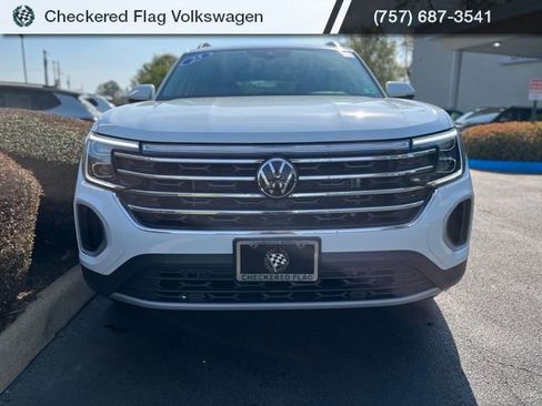 Used 2025 Volkswagen Atlas SE image 12